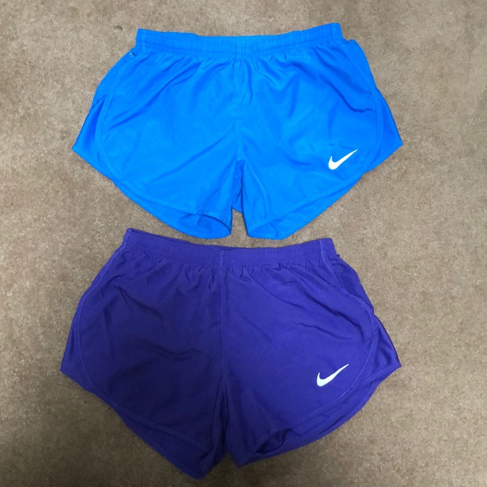 2 pairs of Nike shorts